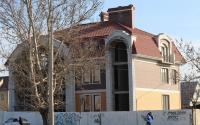 Кровля из керамической черепицы Tondach samba красная ангоба на частном доме в Самар